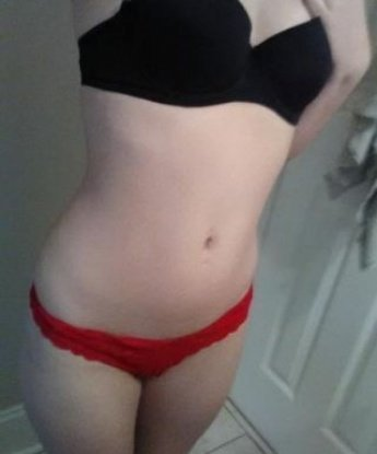 Юлия, 23 года, 2 размер груди